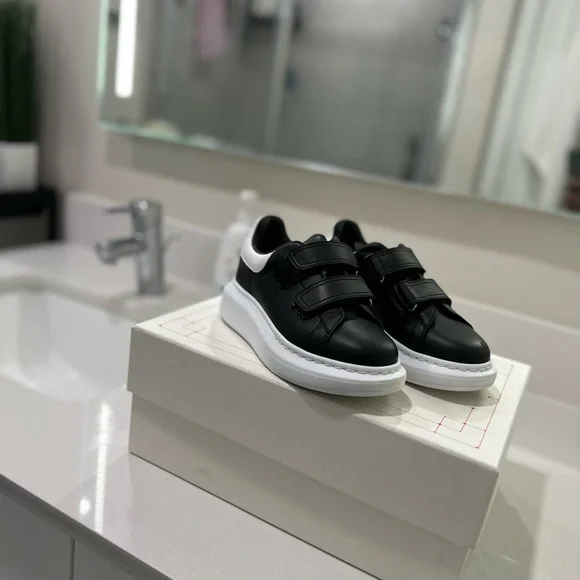 Alexander McQueen | Shoes | Preowned Toddler Alexander  display picture 3